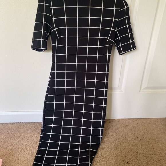 Black and White Block Work Dress - Picture 2 of 3